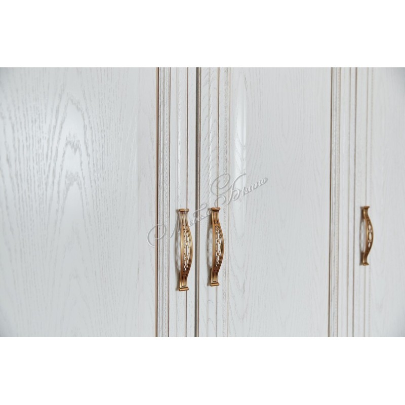 Спальня Кармен в классическом стиле 