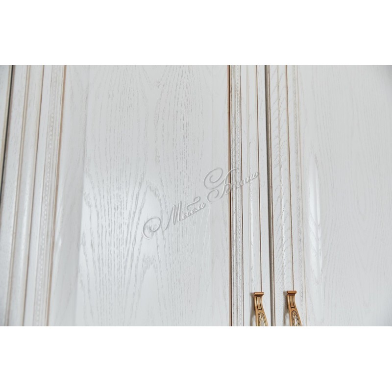 Спальня Кармен в классическом стиле 