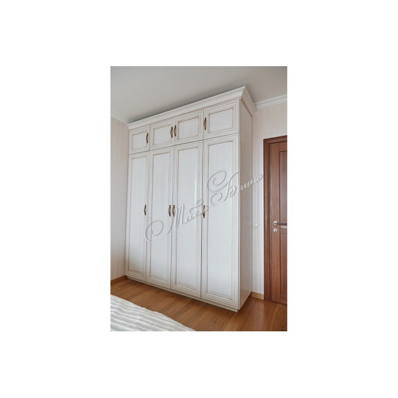 Спальня Кармен в классическом стиле 