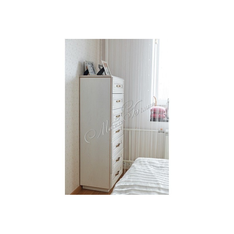 Спальня Кармен в классическом стиле 