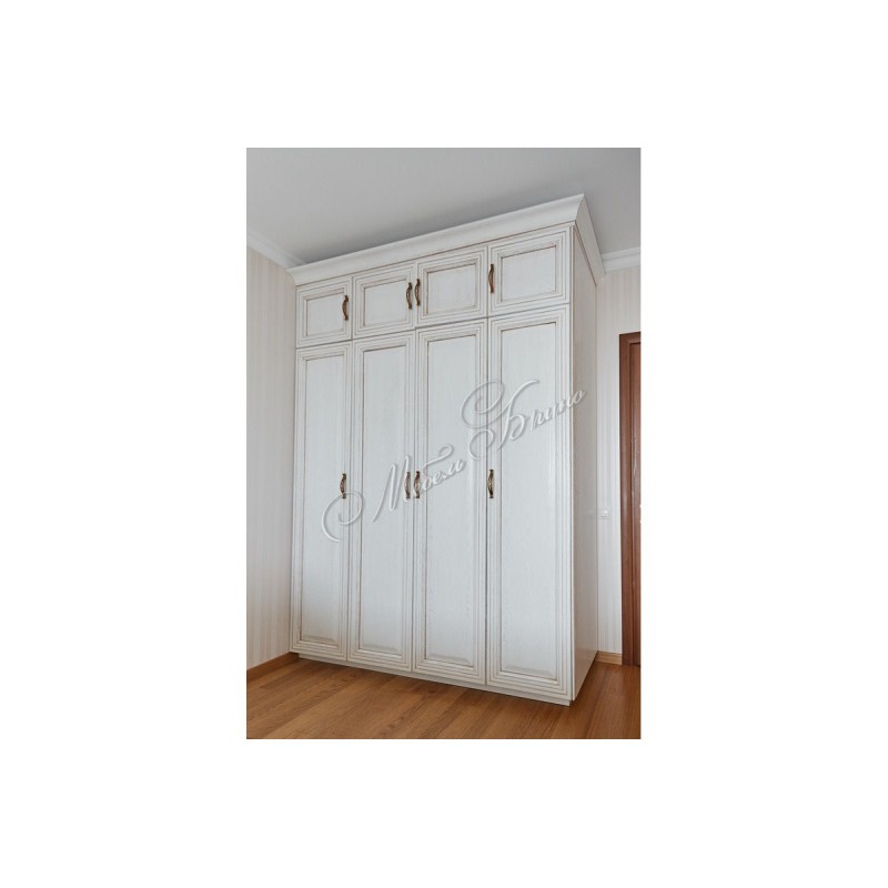 Спальня Кармен в классическом стиле 