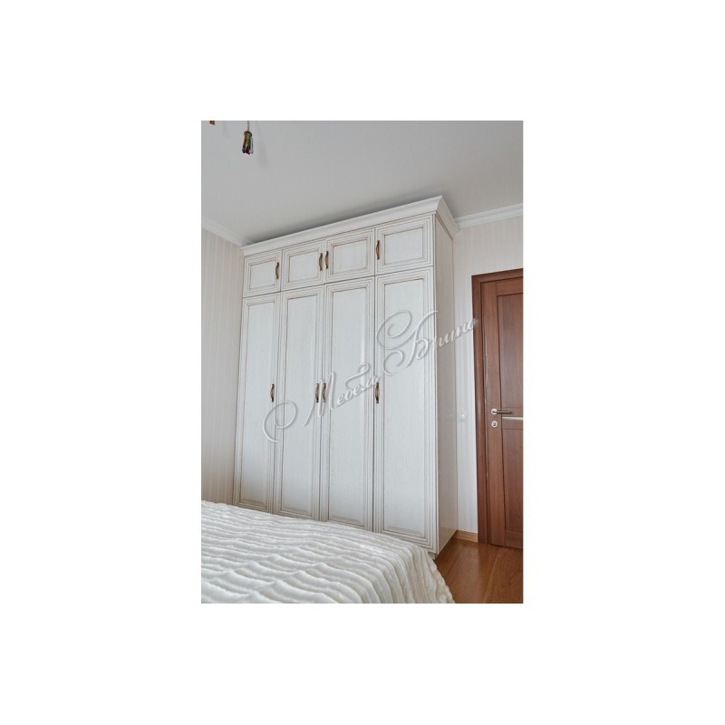 Спальня Кармен в классическом стиле 